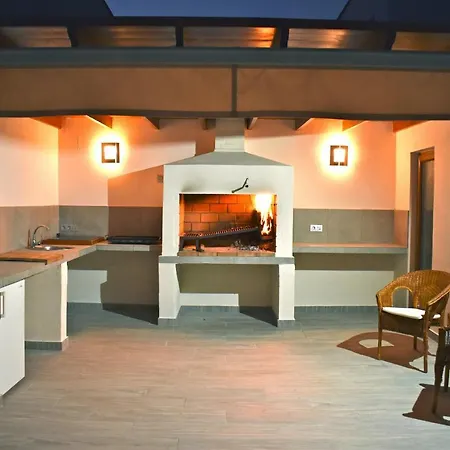 Lighthouse - Private Pool - 코스타 테기세